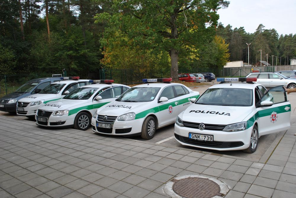 Alytaus policijos kapelionas laimino vairuotojus ir keleivius (video)