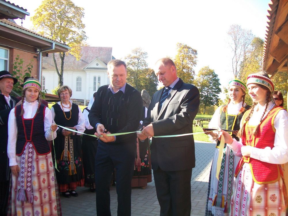 Punioje atidaryta nauja lauko pavėsinė