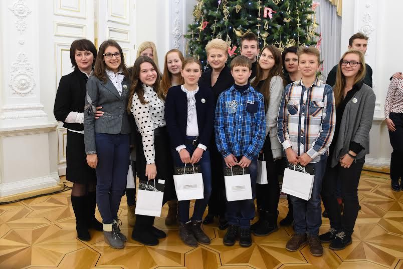 Alytaus Panemunės pagrindinės mokyklos atstovai dalyvavo “Knygų kalėdos” ceremonijoje Prezidentūroje
