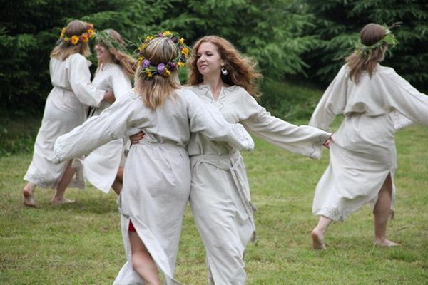 Kviečiame į Alovės folkloro ansamblių “Susiedai” ir “Susiedukai” jubiliejinę šventę