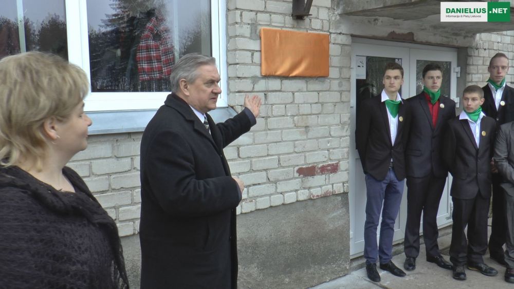 Valkininkų vidurinė mokykla gavo gimnazijos statusą (foto+video)
