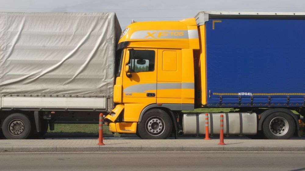 Alytuje prie Simno-Seirijų žiedinės sankryžos susidūrė du sunkvežimiai