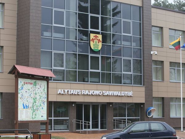 Darbo vietas Alytaus rajono gyventojams siūlo danai