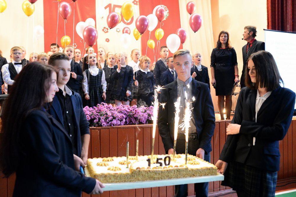 Alovės mokykla šventė 150-ies metų jubiliejų (foto+video)