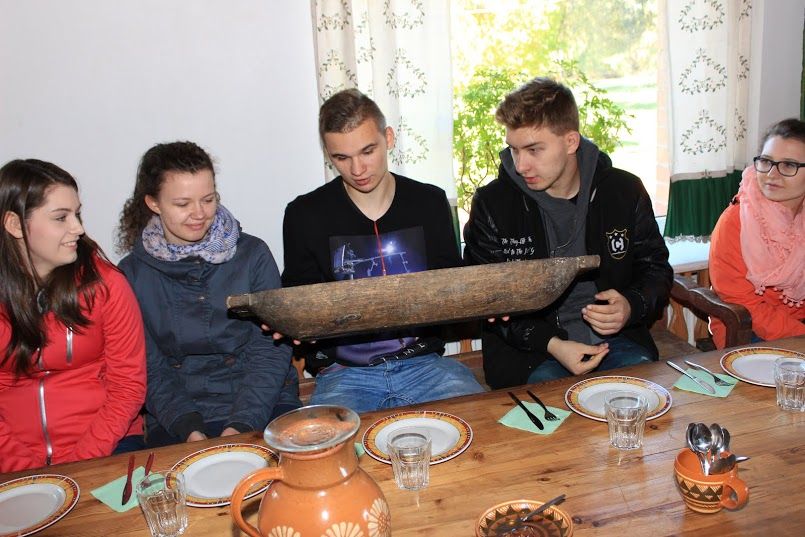 Sėkmingai įgyvendinamas Lietuvos ir Lenkijos jaunimo mainų fondo projektas „Istorijos keliais“
