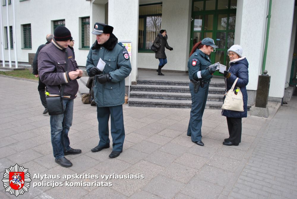 Alytaus policija ragina Kalėdas pasitikti švaria sąžine