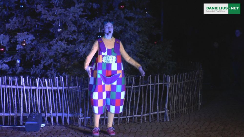 Daugų Kalėdų eglės įžiebimo šventė (video)