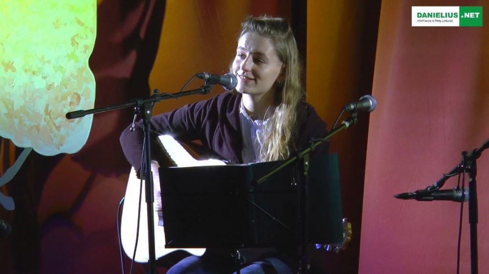 5-asis dainuojamosios poezijos festivalis “Kaime žydi abrikosai” Butrimonyse (video)