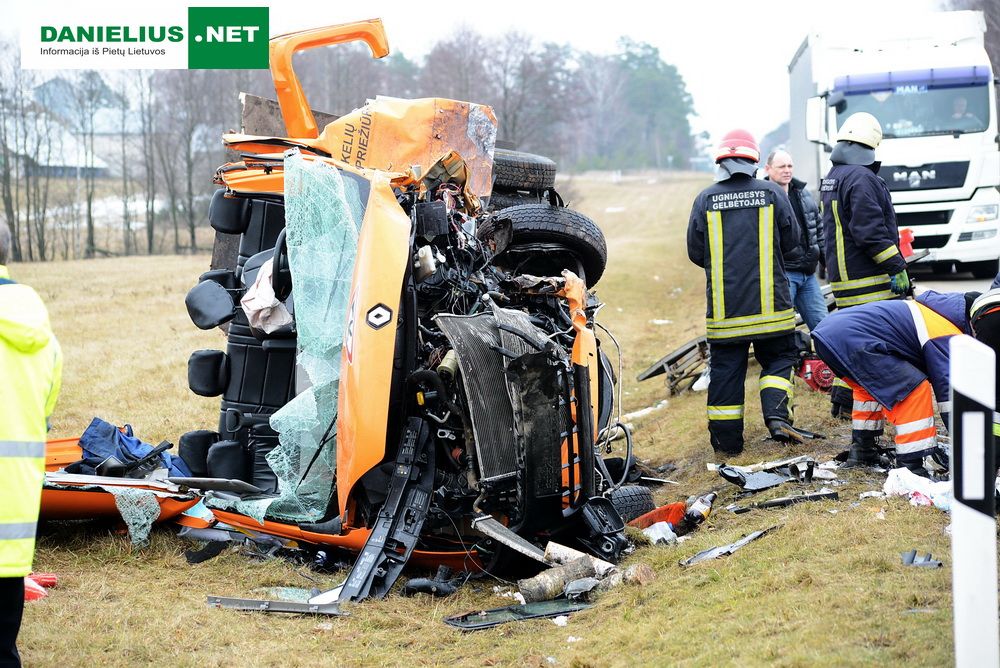 Kraupi avarija Vazgirdonių kaime, Naujųjų Valkininkų-Daugų-Alytaus kelyje (foto)