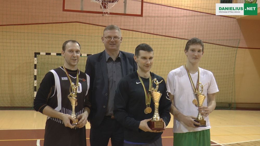 Universaliausias krepšininkas Dauguose – Rimas Jazukevičius, stipriausias šaškininkas – Juozapas Truncė! (video)