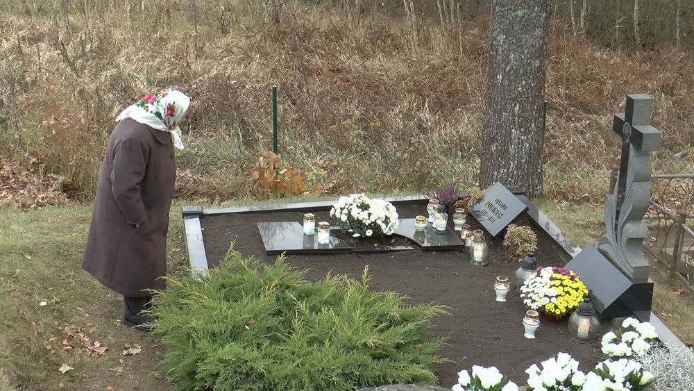 Visų Šventųjų diena Meškasalio ir Daugų kapinėse (4 video)