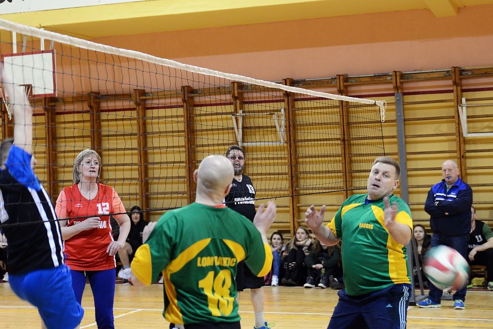 Alytaus rajono mėgėjų tinklinio varžybos finišavo Dauguose (foto+video)