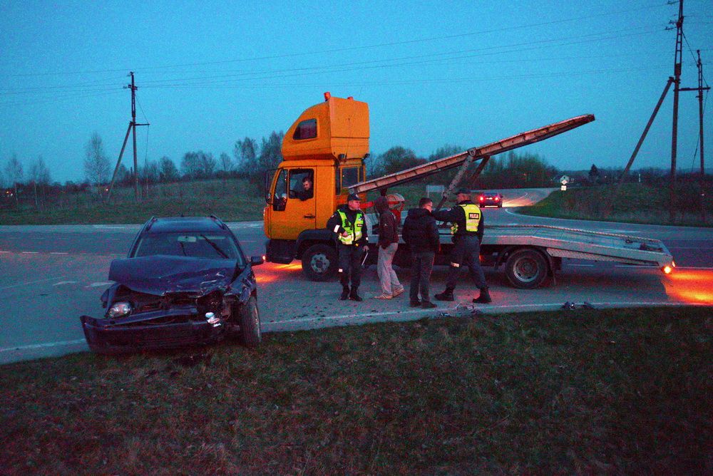 Prie Daugų degalinės susidūrė du Volkswagenai (foto)