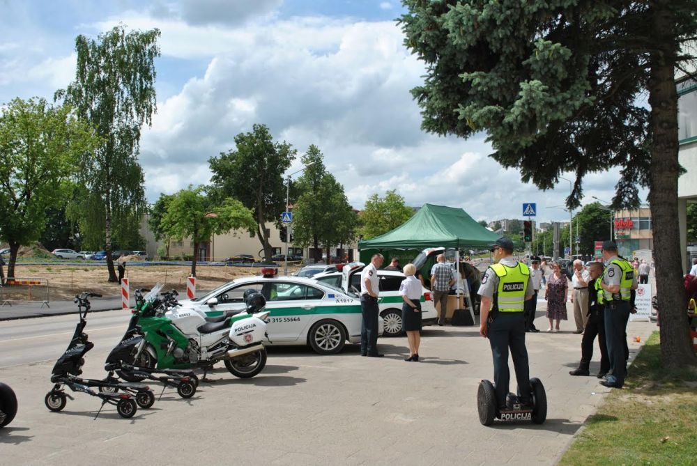 Alytų su gimtadieniu sveikino apskrities policija (foto)