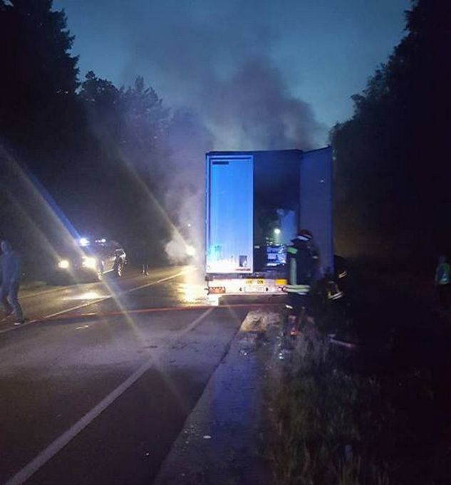 Prie Alytaus užsidegė vilkiko priekabos ratai