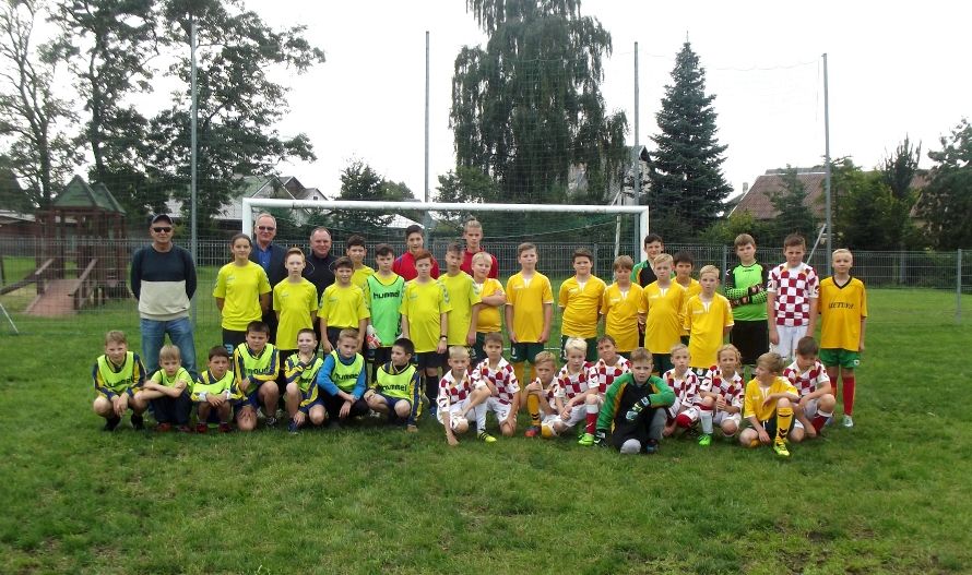 Alytaus r. meno ir sporto mokyklos futbolo komanda Alytuje užėmė antrąją vietą