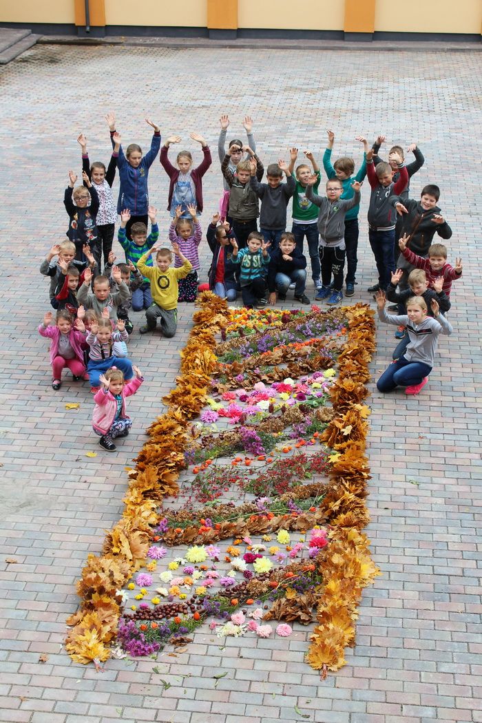 Pivašiūnų gimnazijos pradinių klasių mokinių „Rudens spalvų mozaika“