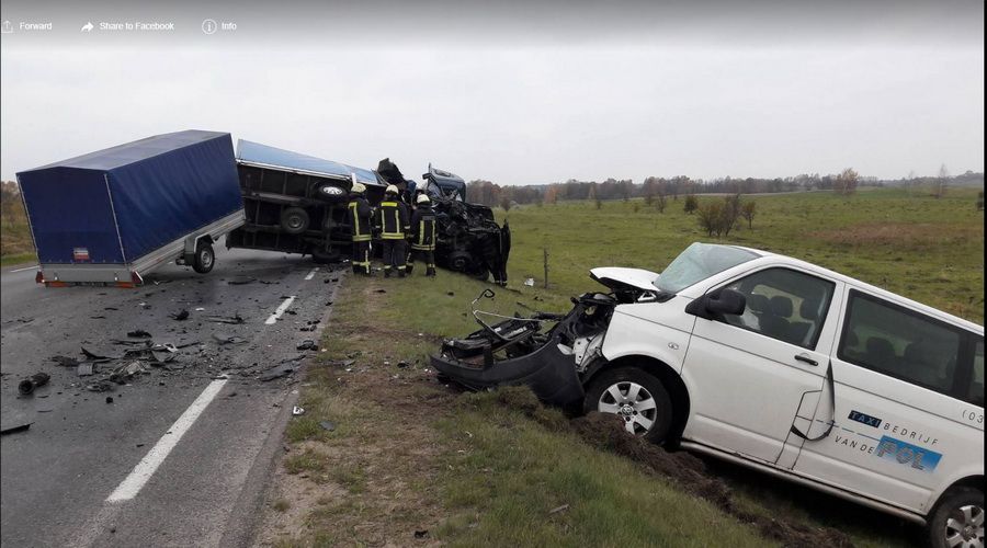 Kelyje Alytus-Daugai susidūrė “Transporter” ir “Iveco” automobiliai (foto)