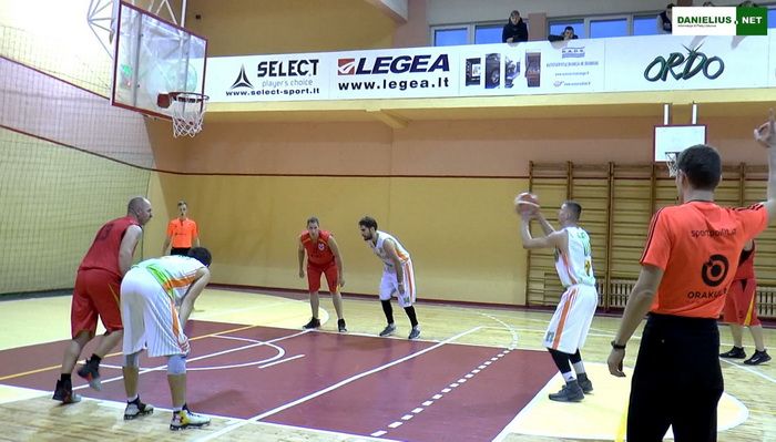 Daugų krepšininkai nugalėjo Aukštadvario komandą (video)