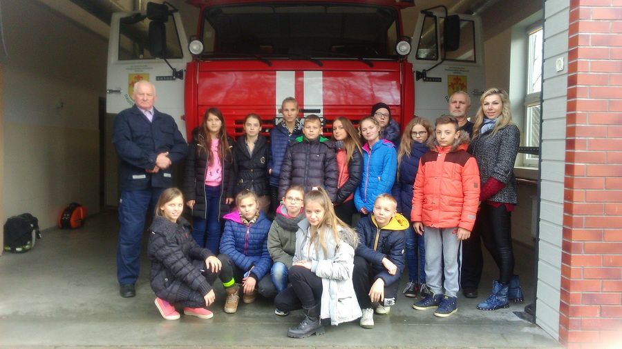 Pivašiūnų gimnazijos mokinių edukacinė išvyka į Daugų gaisrinę