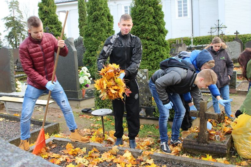 Pilietinė akcija-renginys  „Atmintis…“ Pivašiūnų gimnazijoje