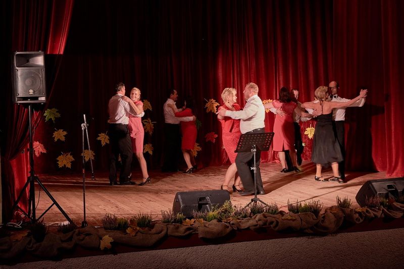 Renginys Santaikoje “Prie krintančių lapų ugniakuro” sulaukė daugybės žiūrovų (foto)