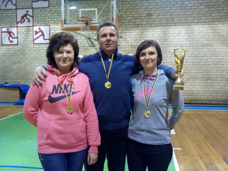 Daugų seniūnijos smiginio varžybų čempionai – Daugų Vlado Mirono gimnazija