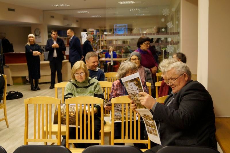 Varėnoje pristatytas “Dzūkų kalendorius – 2018”