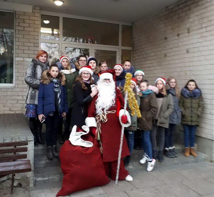 Aloviškių kalėdinės dovanos Alytaus apskrities sutrikusio vystymosi kūdikių namų vaikams