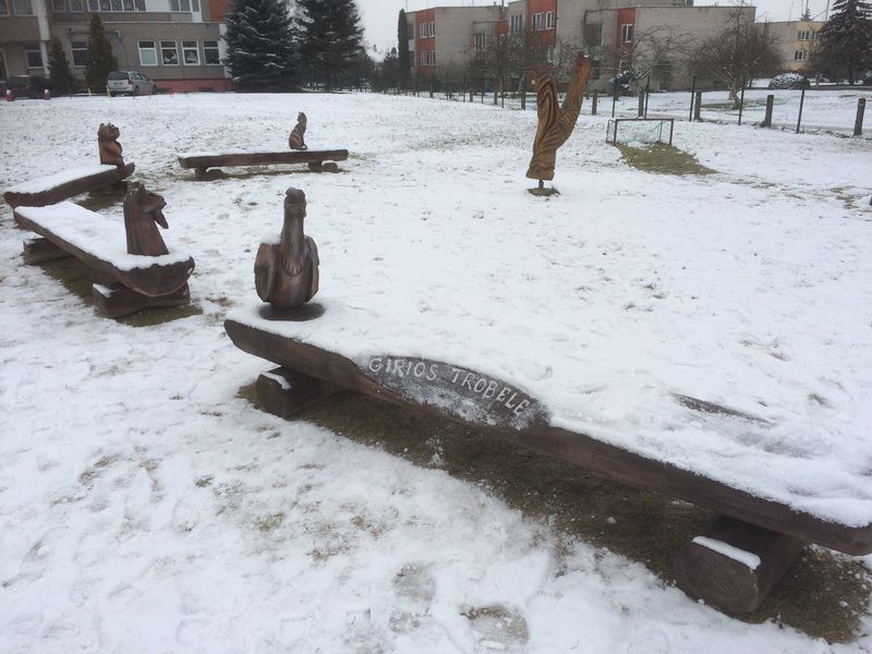 Butrimonyse įgyvendintas projektas „Ant suoliuko šilčiau!“