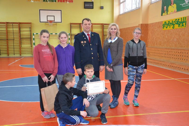 Pivašiūnų gimnazijos mokinių komanda dalyvavo priešgaisrinės saugos žinių viktorinoje
