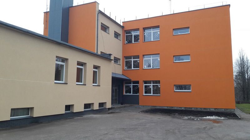 Pivašiūnų gimnazija tapo dar šiltesne ir modernesne