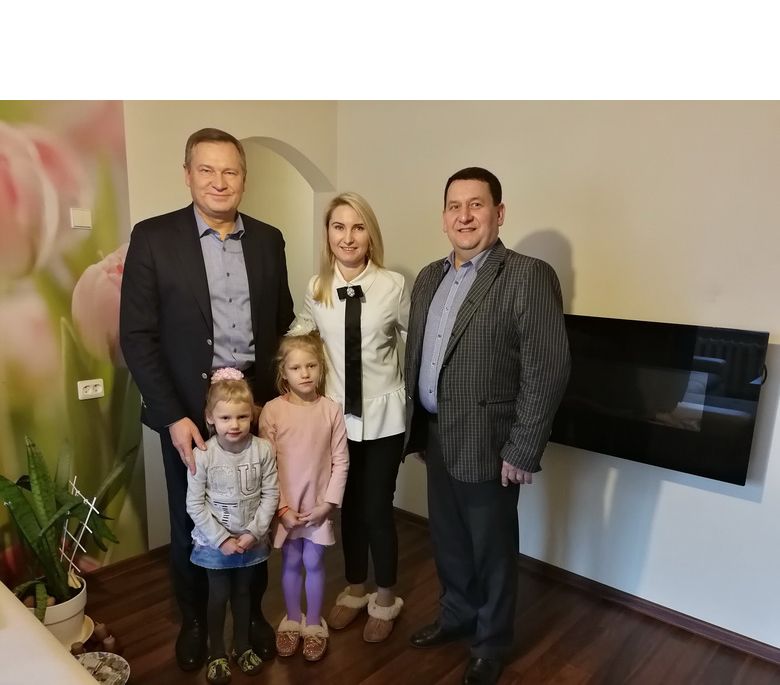 Šiltas Alytaus r.savivaldybės vadovų vizitas vaikus globojančioje šeimoje