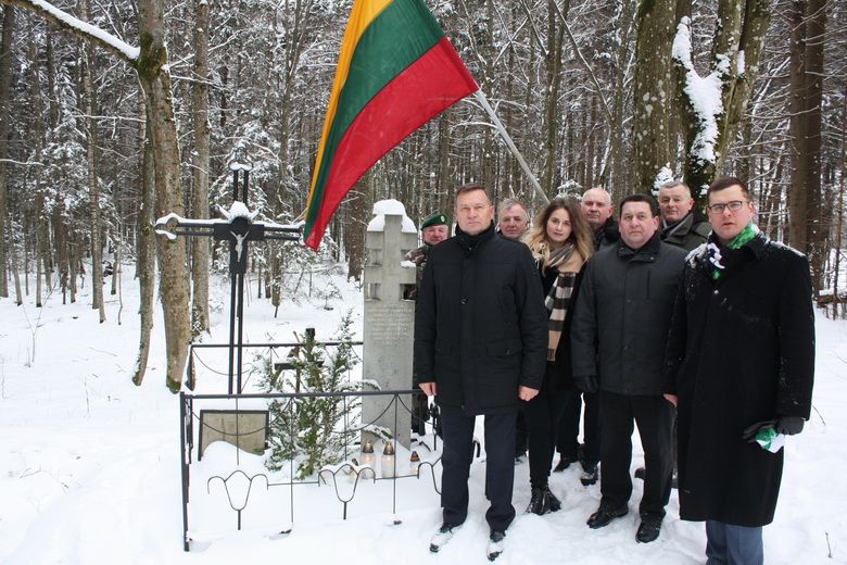 Partizanų žuvimo vietose plevėsavo trispalvė
