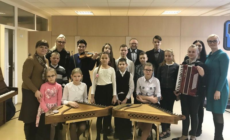 Alytaus r.meno ir sporto m-klos bendruomenės improvizuotas koncertas  “Keturios mūzos”