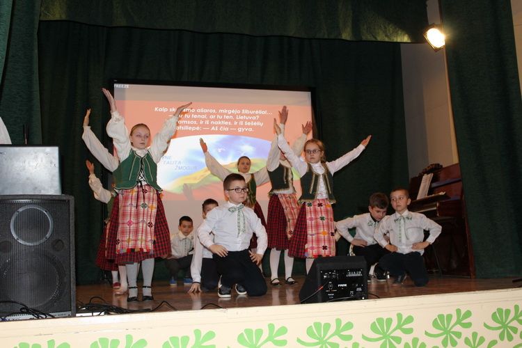 Lietuvos valstybės atkūrimo šimtmečio minėjimas Pivašiūnų gimnazijoje (foto)