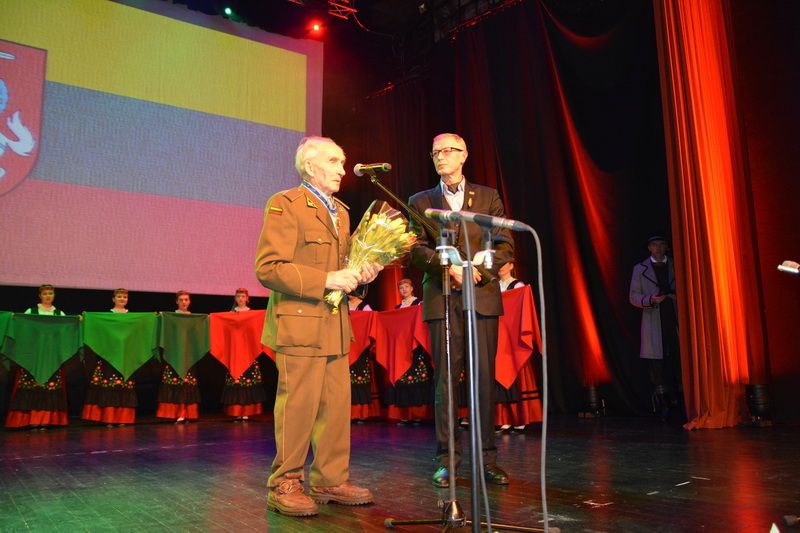 Varėnoje iškiliai paminėtas atkurtos valstybės šimtmetis