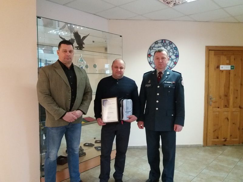Alytaus policijos viršininkas apdovanojo pilietišką žmogų