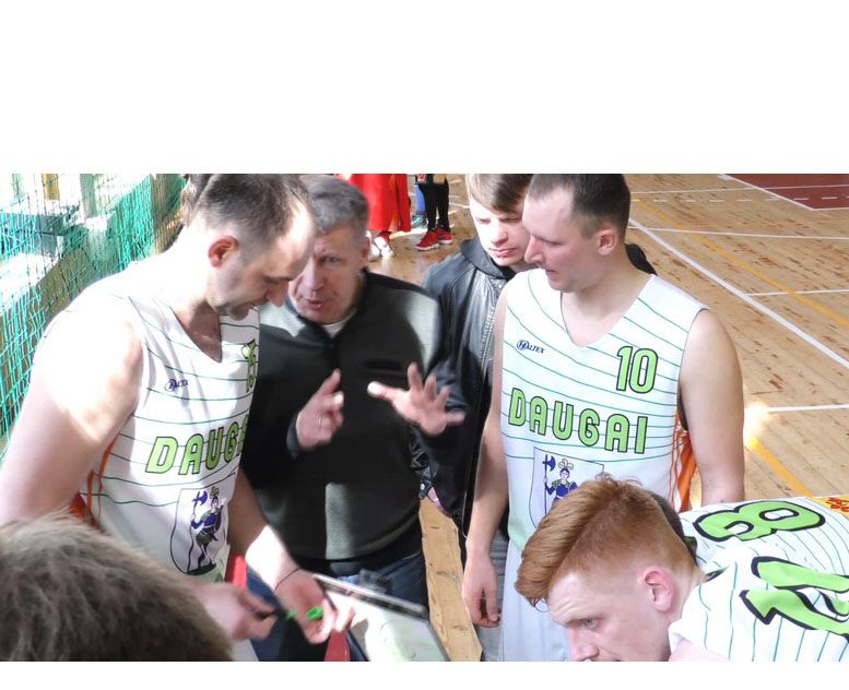 Pirmose pusfinalio varžybose Daugai nugalėjo Juškonių KK Pauliukų komandą (video)
