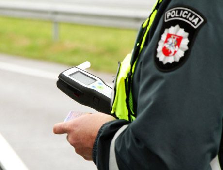 Alytuje policija girtai vairuotojai nustatė 3.53 promiles girtumo!
