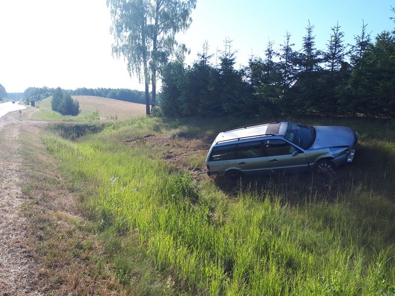 Nuo kelio Daugai-Alytus nuskrido VW”Passat” (foto)