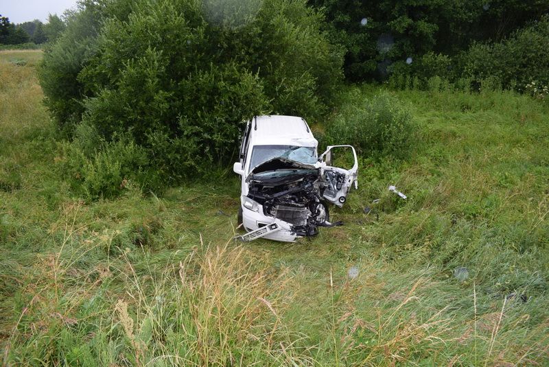 Prie Simno susidūrė sunkvežimis ir autobusiukas “VW Transporter” (video)