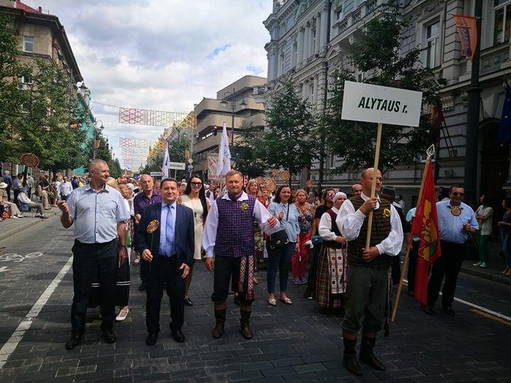 Lietuvos šimtmečio dainų šventėje puikiai pasirodė Alytaus rajono kolektyvai