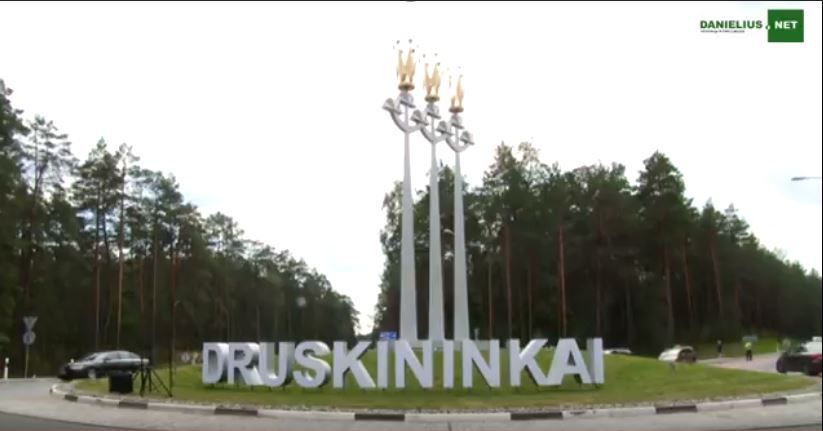 Iškilmingai atidarytas Druskininkų miesto riboženklis (video)