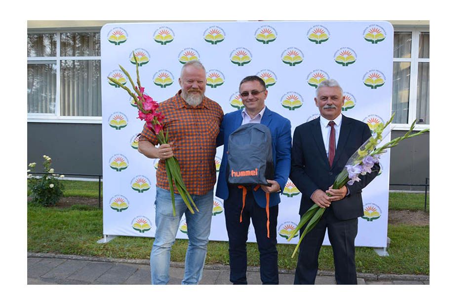 Fondo „Sporto viltys“ dovanomis džiaugiasi dvidešimt Varėnos penktokų