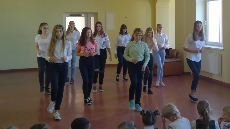Akcija „Visa Lietuva šoka 2018“ Daugų Vlado Mirono gimnazijoje