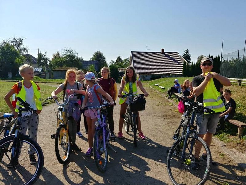 Daugų Mironiukų kelionė dviračiais su Gintautu Umaru