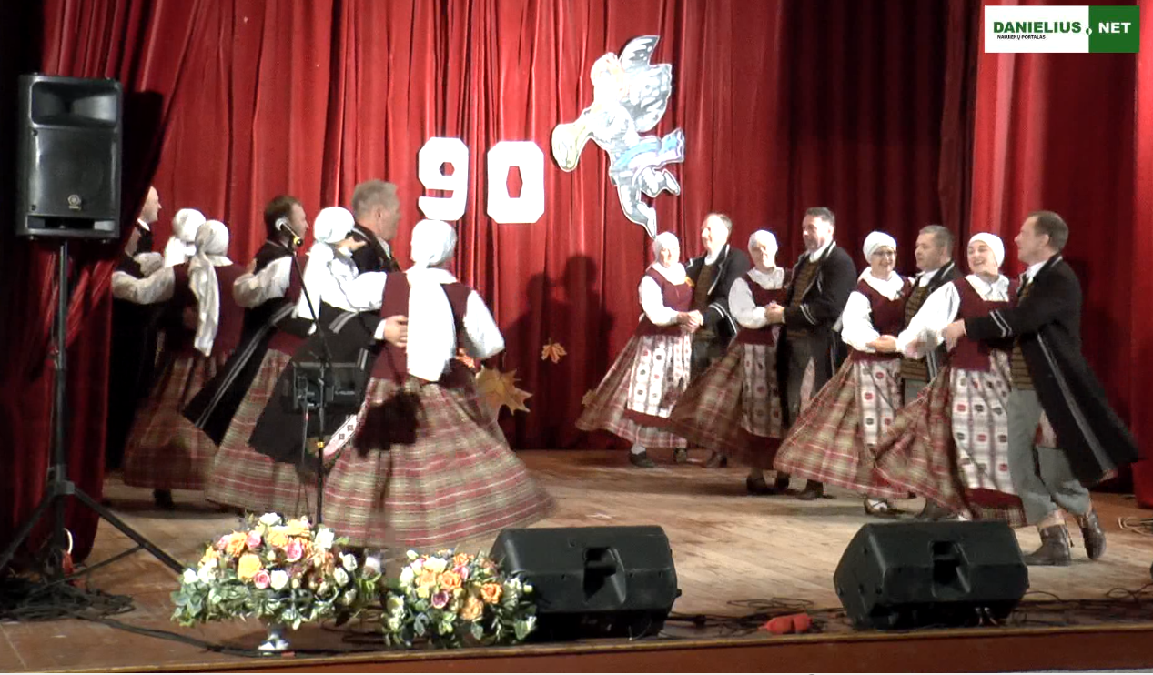 Santaikos šokių kolektyvas “Narpulis” visada moka nustebinti žiūrovus (video)