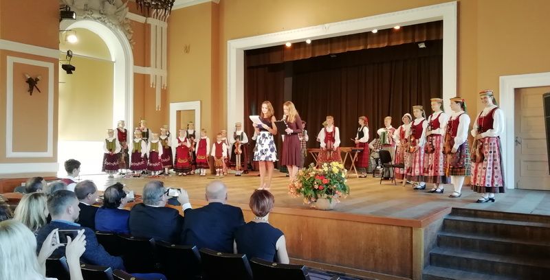 „Tarškučiai“ koncertavo pasaulio folkloro profesionalams