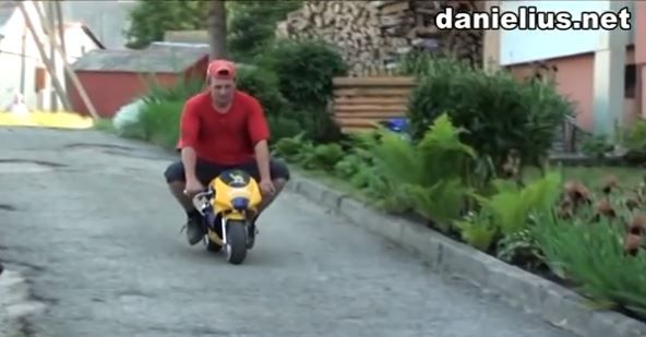 Prisiminkime linksmai: daugiškio Audriaus Šilalės mini britva (video)